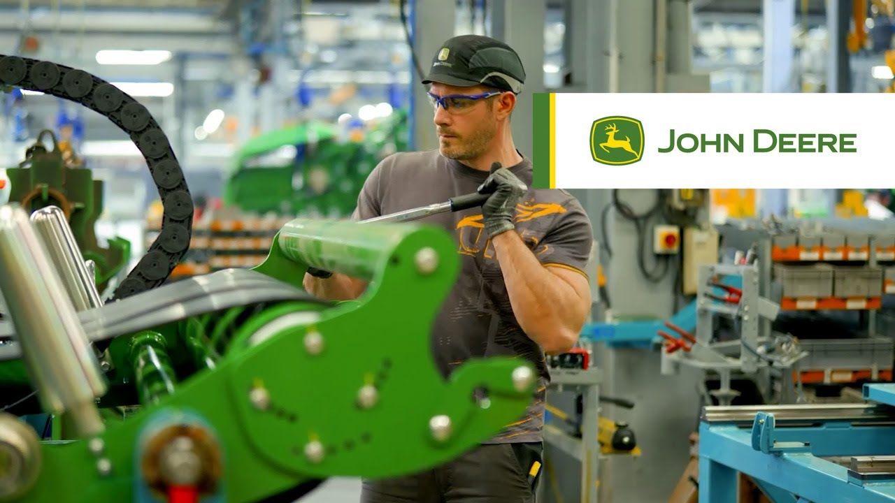 Usine John Deere d’Arc les Gray production de presses à balles et de