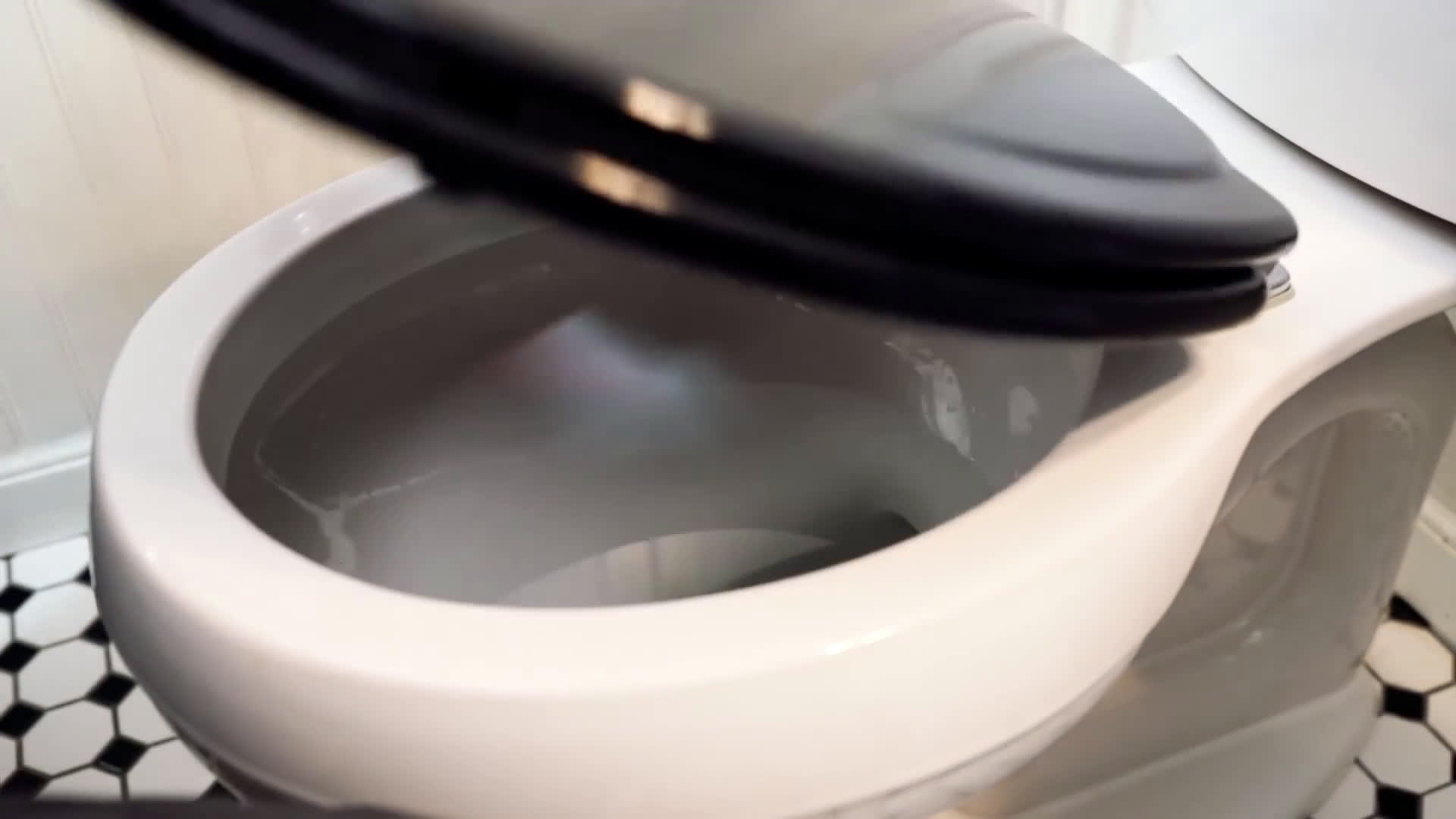 9 Super Quick Bathroom Tricks